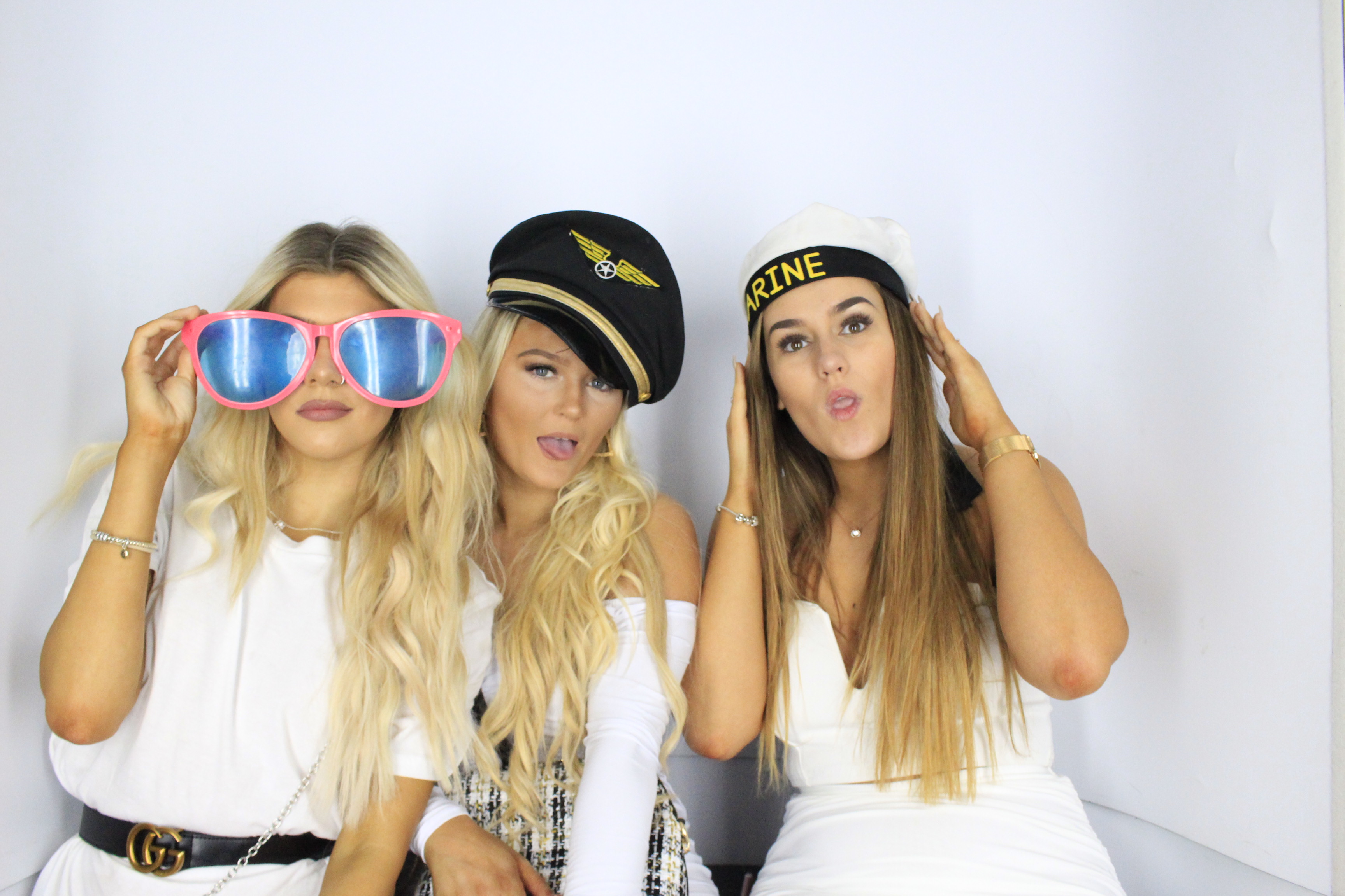 Issy & Alice's 18th Birthday Party | View more photos from the event at gallery.myphotoboothexperience.co.uk/u/MyPhotoBoothExperienceLtd/Issy-Alices-18th-Birthday-Party